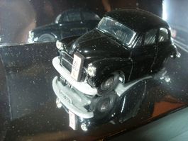 Morris Minor 1948 - 69  * Corgi 1:43