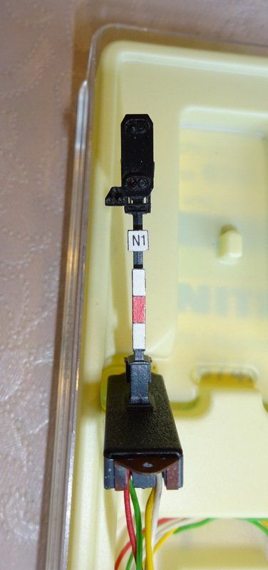 Trix Modellini di ferrovie: Lichtsignal von Minitrix in OVP – Usato da Davos Glaris venduto da kutru 2