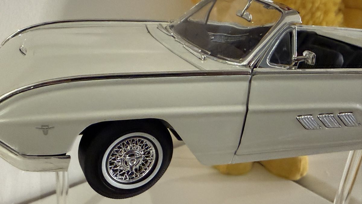 Ford Modellini d'auto: Ford Thunderbird 1963 Cabriolet, 1:18 – Usato da Basel venduto da Zomeg 7