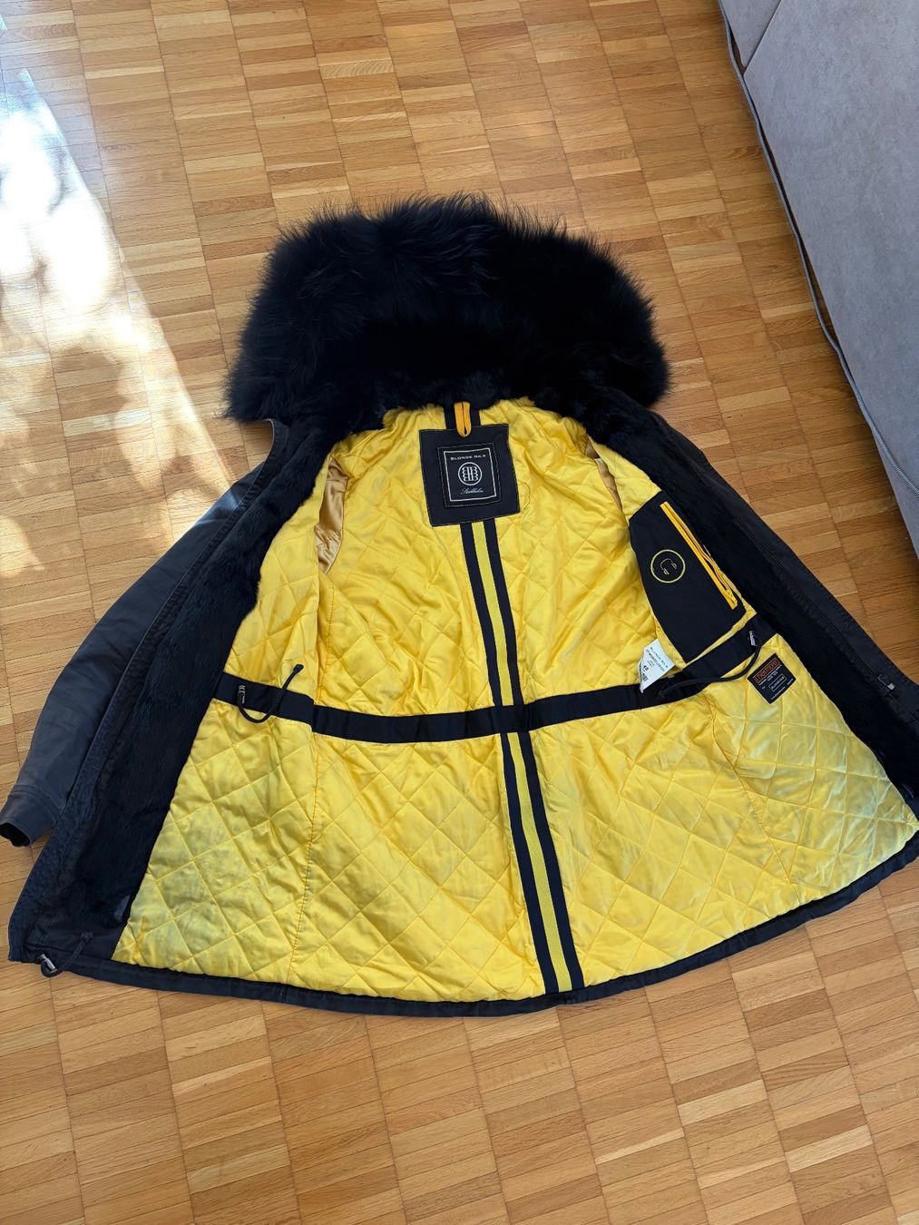 Cappotti: Blonde No. 8 Parka – Usato da Esslingen venduto da MaximeNi 2