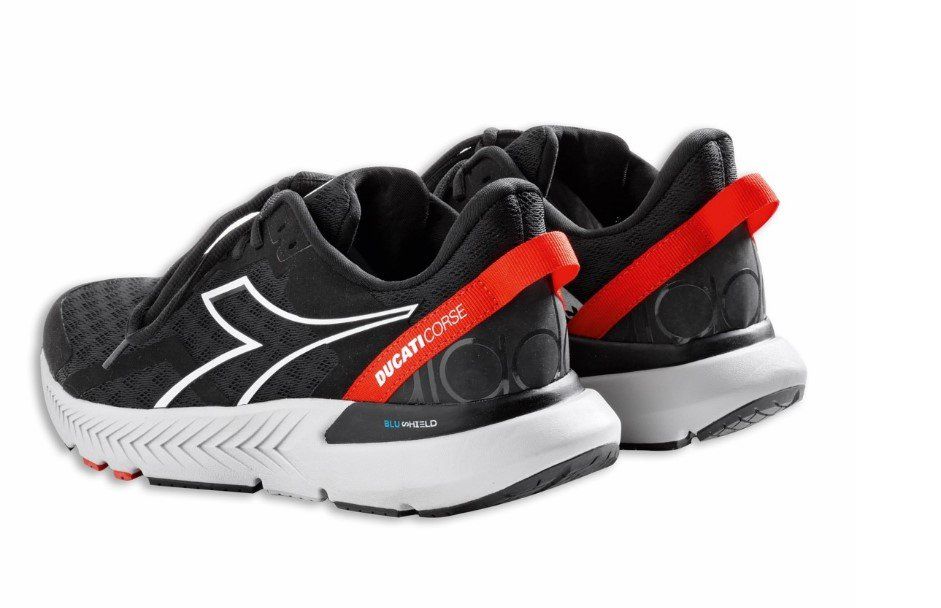 Ducati Scarpe da uomo: Ducati GP Team 23 Turnschuhe Grösse 39 – Nuovo (secondo la descrizione) da Frauenfeld venduto da Moto77_AG 1