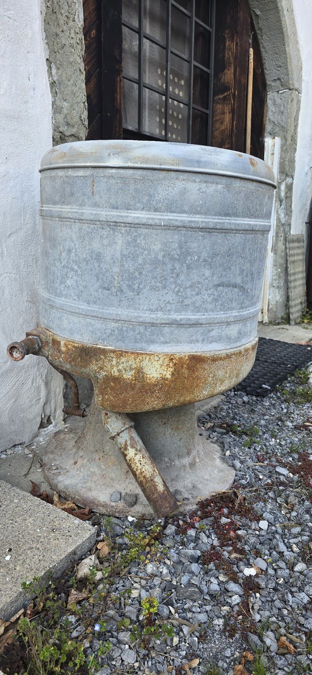 Tutte le decorazioni: Vintage Waschkessel, ideal als Gartendeko – Usato da Stäfa venduto da RicTrade77 3
