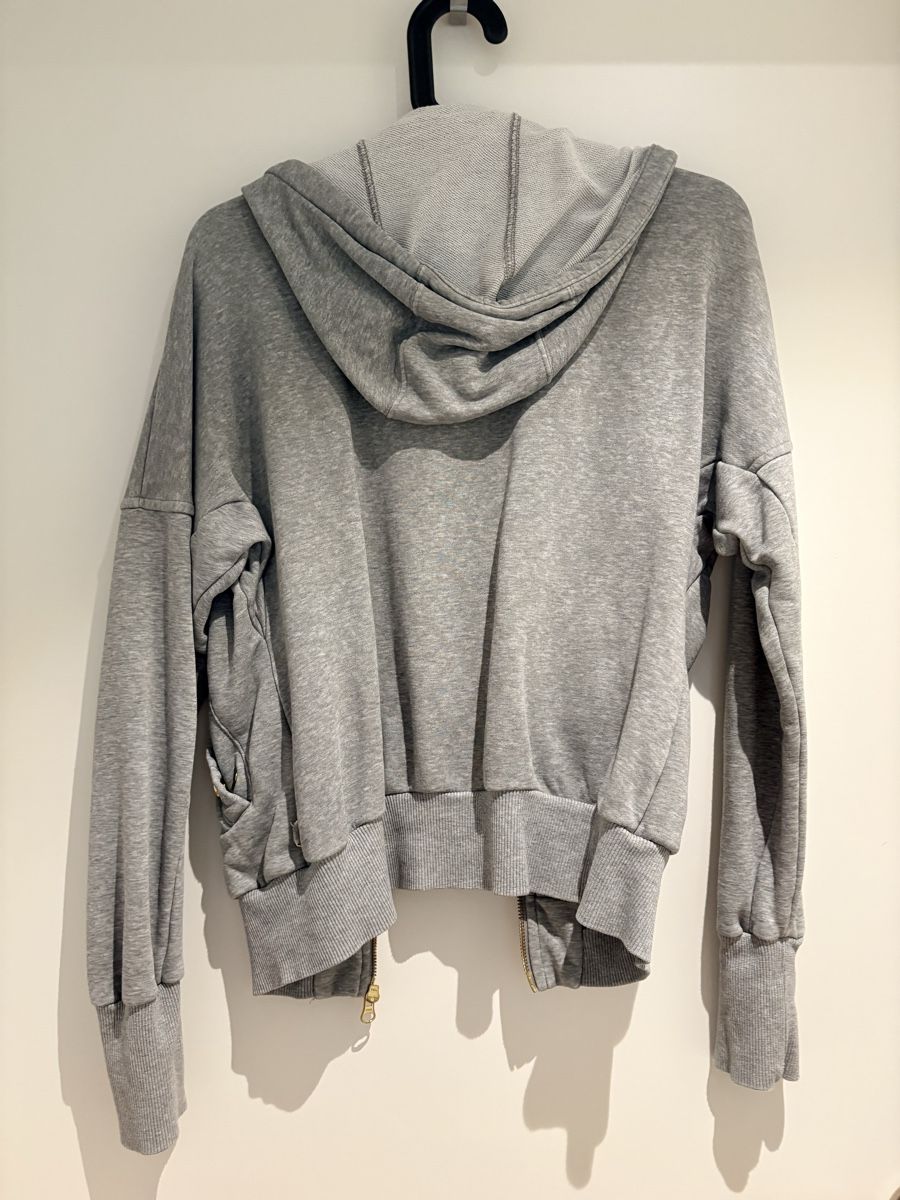 Nike Giacche: Graue Nike Hoodie Jacke Grösse S – Usato da Münchenstein venduto da Miresolese 2