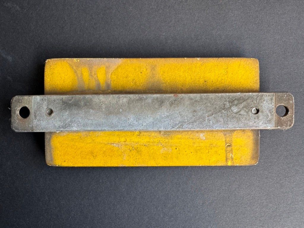 Schilder: Schild mit Buchstabe E gelb Metall – Gebraucht aus Feldmeilen von Allerlei3112 1