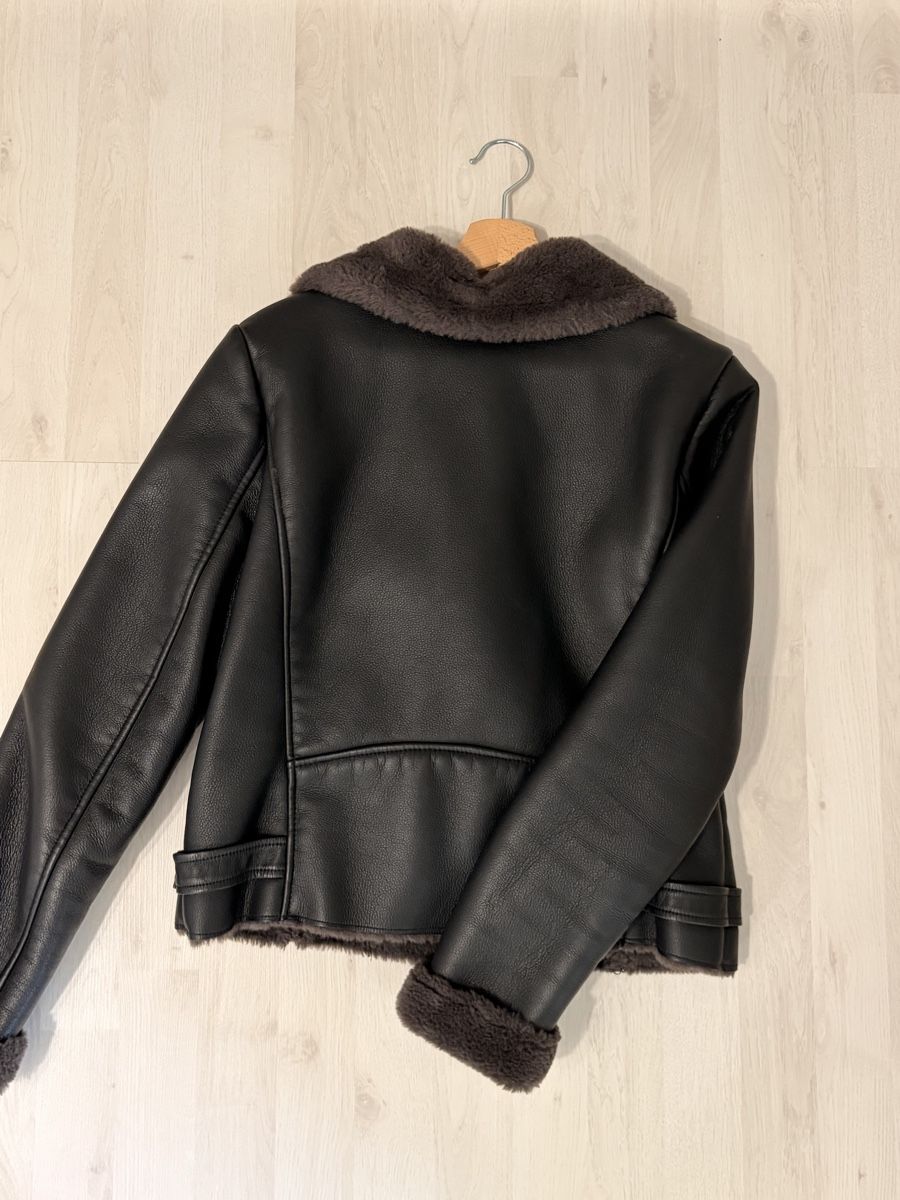 Mango Jacken: Veste simili cuir doublée fourrure – Neu (gemäss Beschreibung) aus Nyon von micasazoo 2