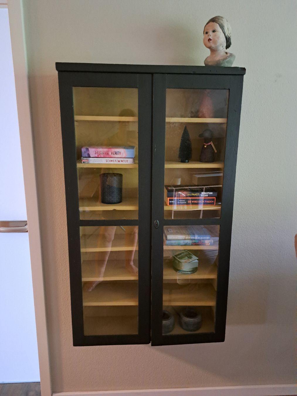 Vetrine: Vintage Holzhängeschrank – Usato da Berneck venduto da Chicandmore