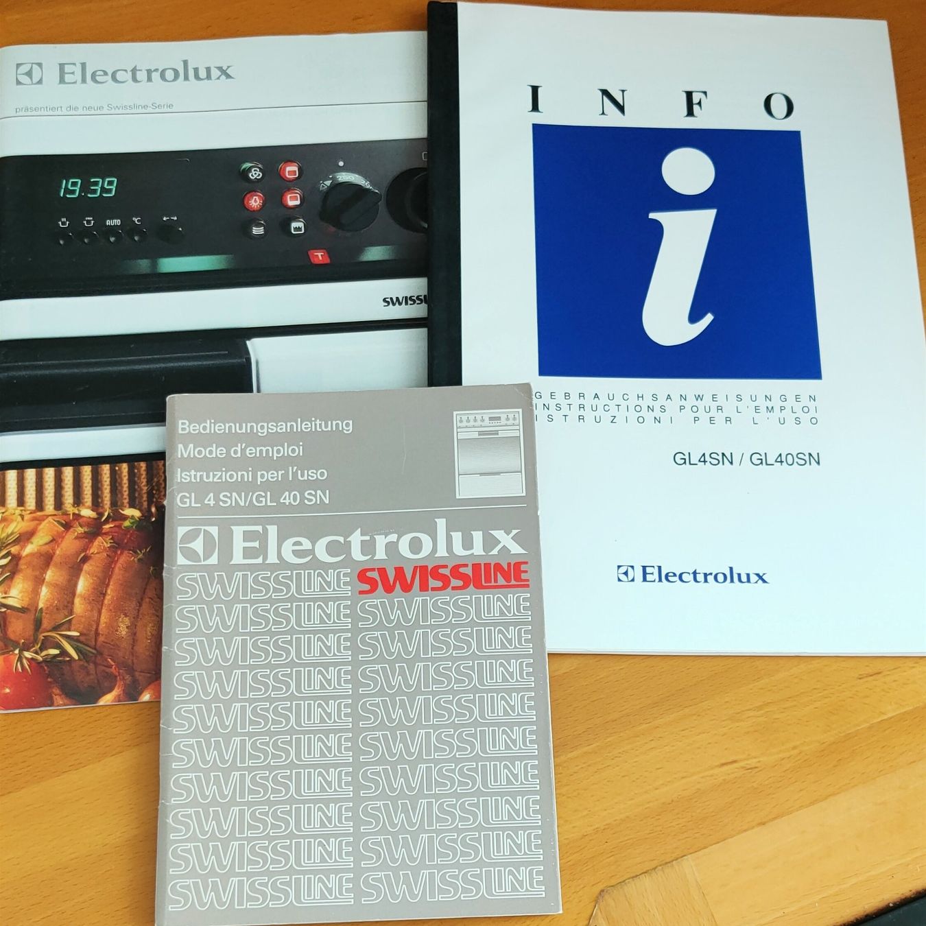 Electrolux Fours: Backofen Electrolux EB GL4SN Einbau mit Blechen und Rost – D'occasion à Widen par The_Queen 3