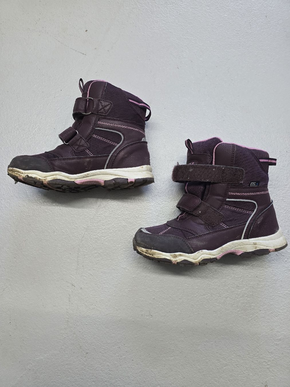Scarpe per ragazze: Winterschuhe Gr 35 – Usato da Lostorf venduto da Venice16