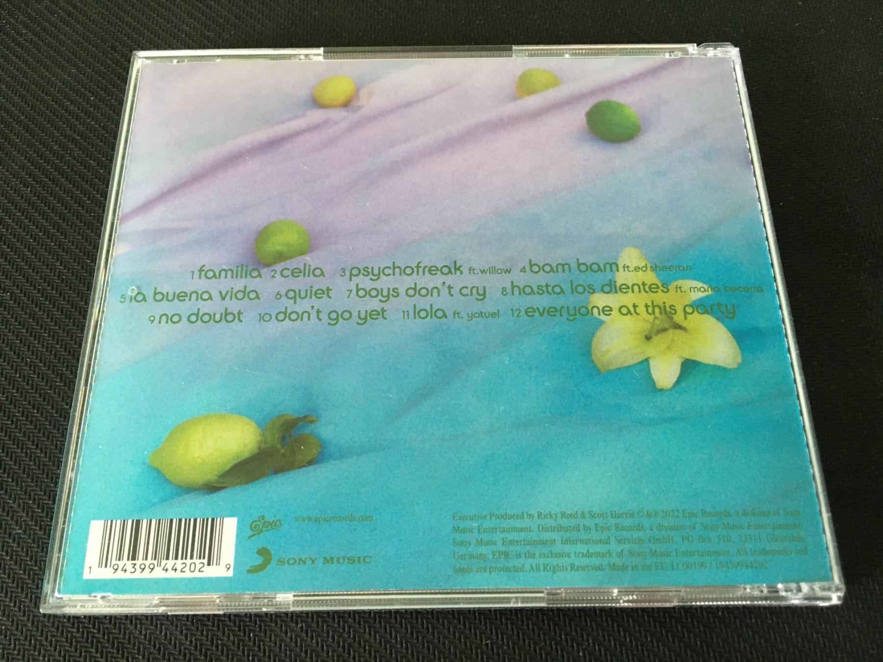 CD: Camila Cabello - Familia -CD- – Usato da St.Gallen venduto da MedienJoe 2
