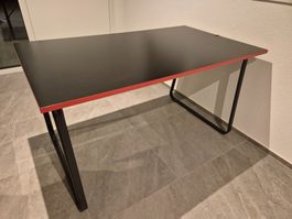 Bürotisch mit Headset Halterung