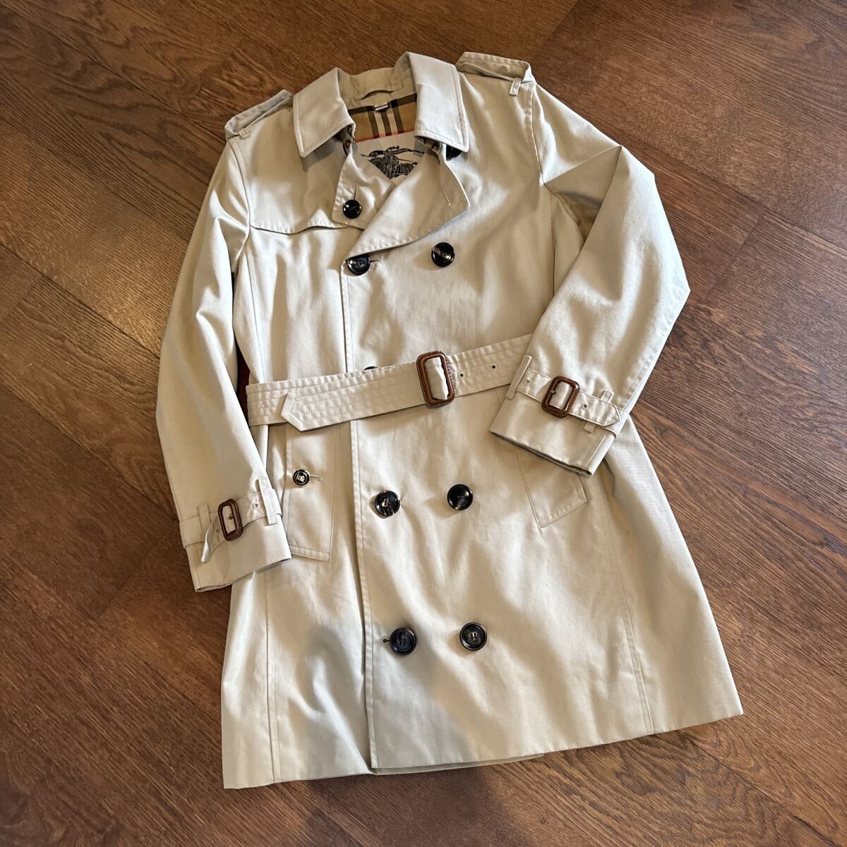 Burberry Giacche & Cappotti: Burberry Trenchcoat Gr. 135cm beige – Nuovo (secondo la descrizione) da Winterthur venduto da Dejv