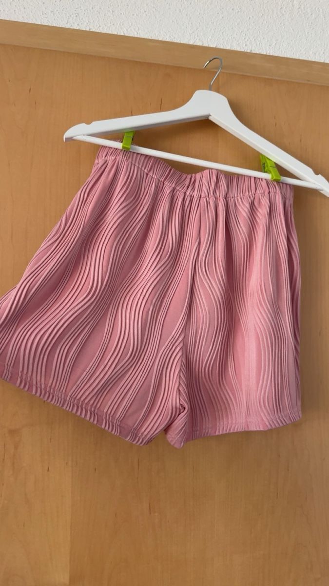 Pantalons: kurze Stoffhose Damen – D'occasion à Wilen (Sarnen) par aninaschwab 1