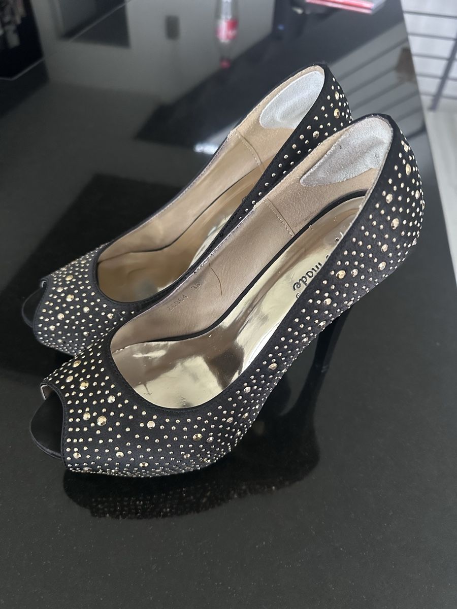 Damenschuhe: Peeptoes High Heels Gr. 38 – Gebraucht aus Volketswil von Franky1980