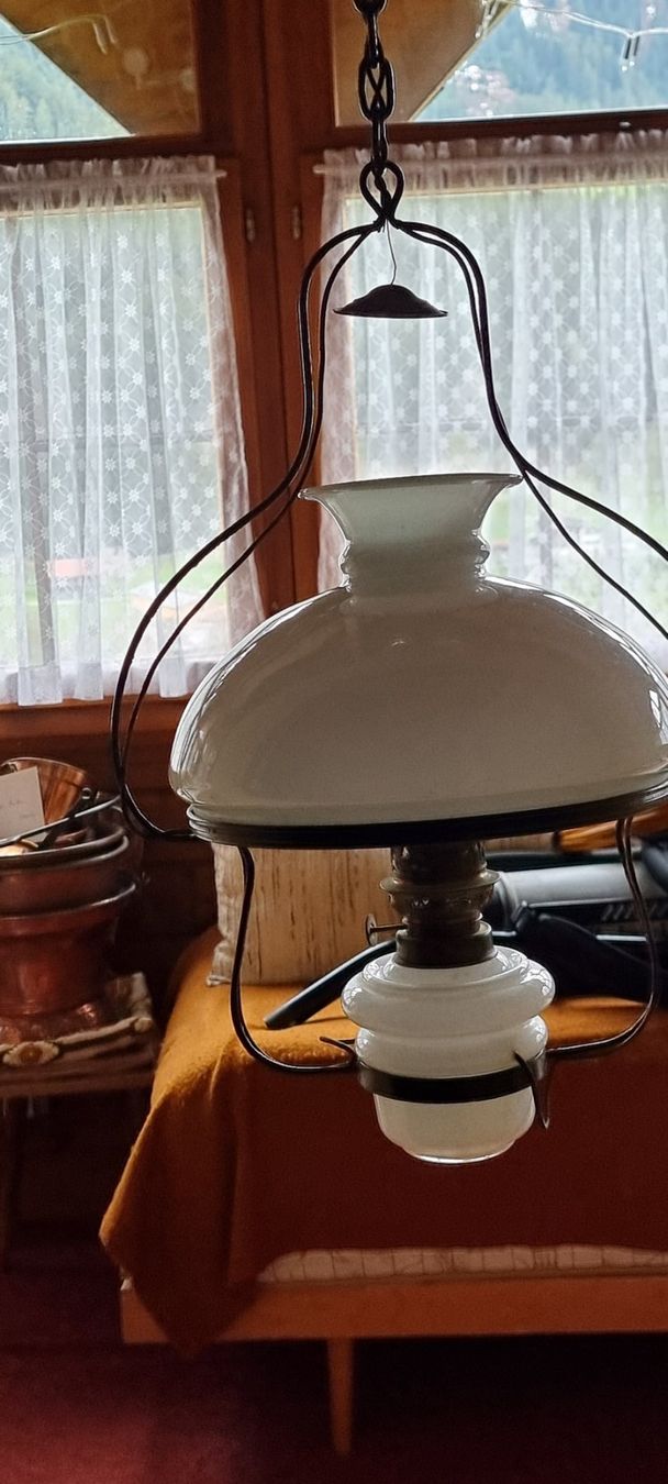 Lustres & lampes de plafonds: Diverse antike Lampen/Leuchter – D'occasion à Klosters par han_2kf7