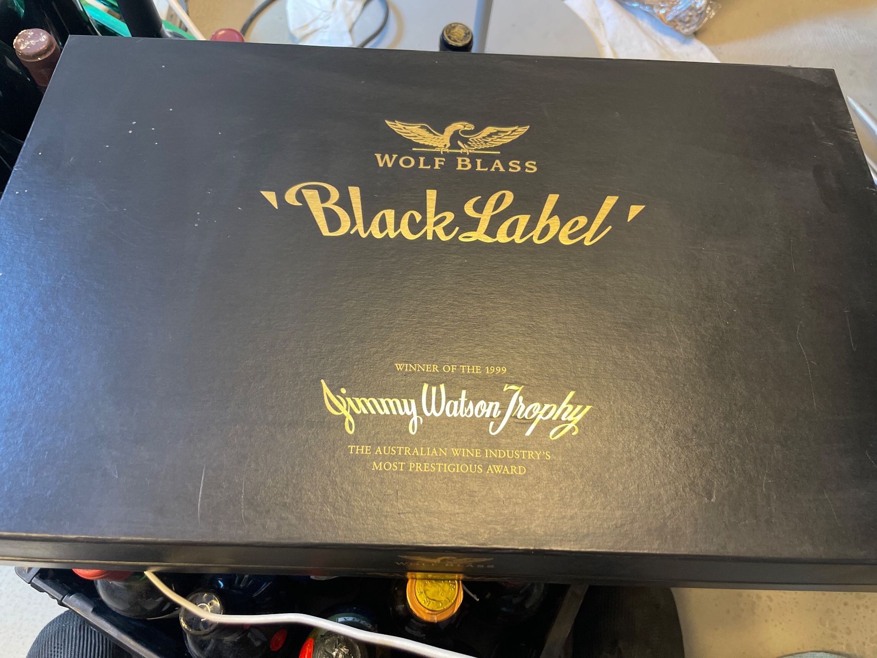 Vino: 6 Flaschen Wolf Blass 1998 Black Label in Originalkarton – Usato da Hölstein venduto da kolumbus1964 3
