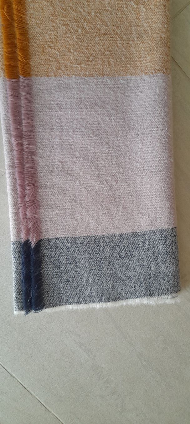 Foulards, Tücher & Schals: Grande écharpe Schal – Gebraucht aus ERLINSBACH von doudouce 1