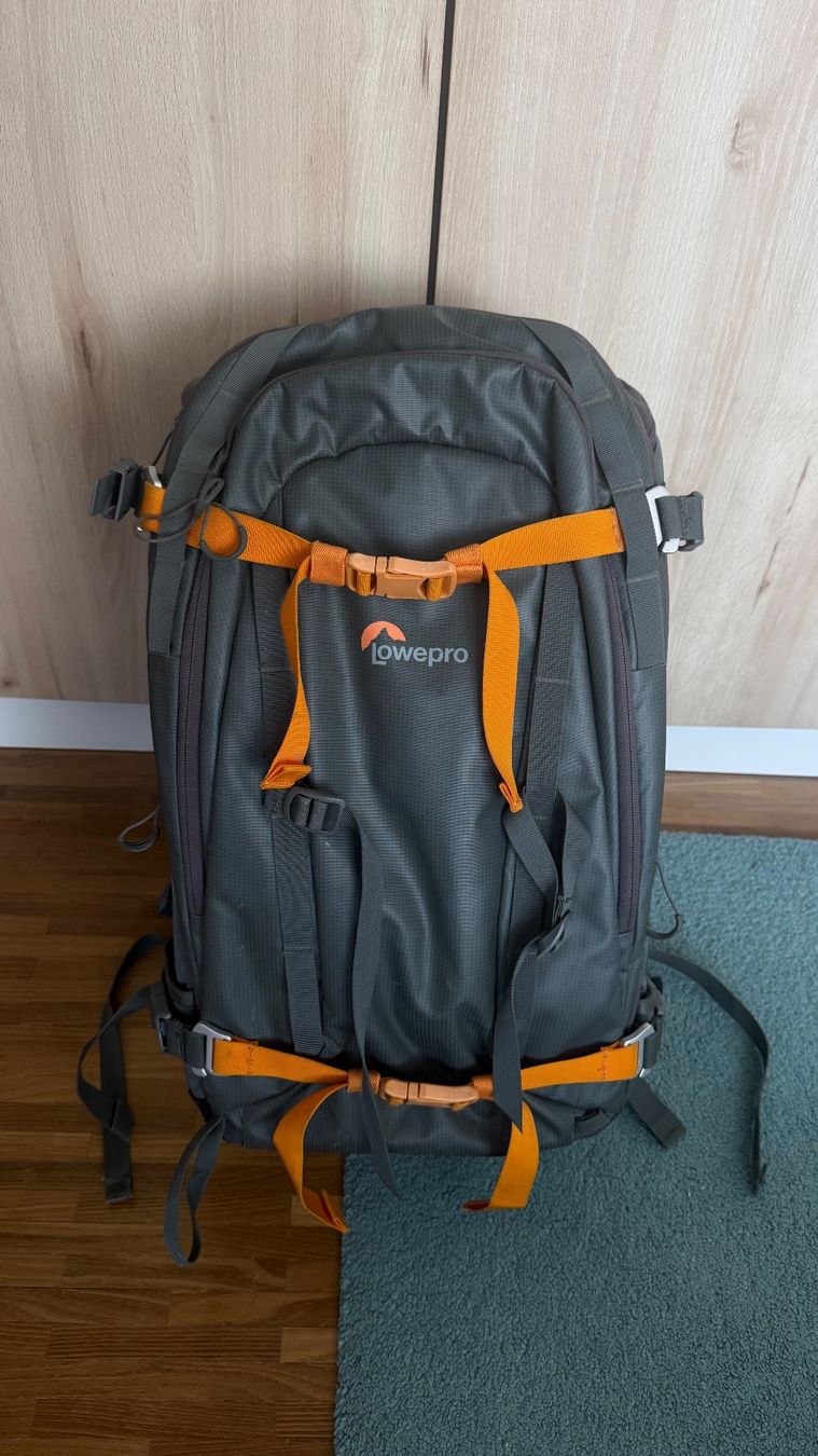 Lowepro Zaini: Lowepro Whistler BP 450 AW – Usato da Wiesendangen venduto da Decorior
