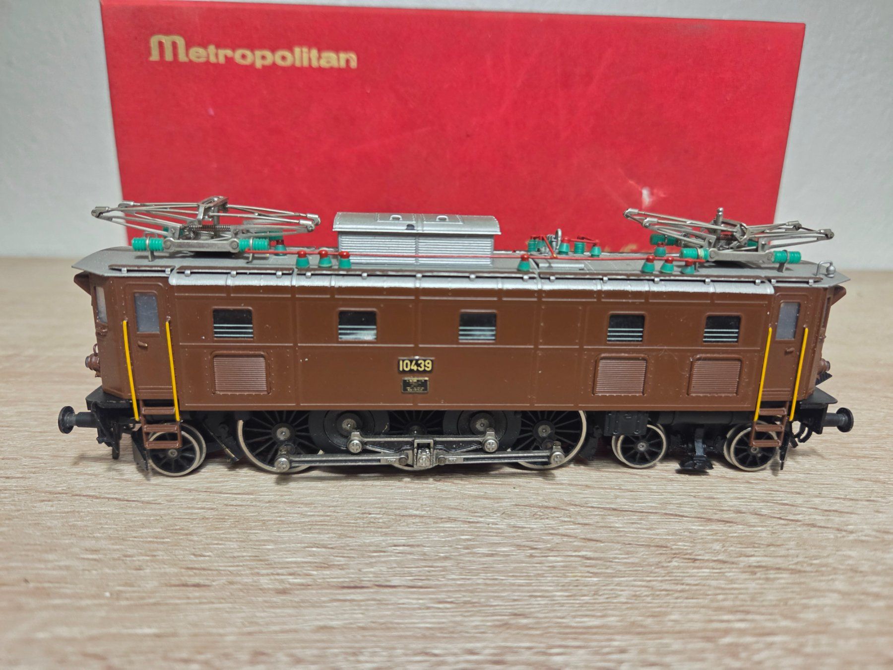 Metropolitan Modellini di ferrovie: Metropolitan 719 "Limmat Centenary" E-Lok SBB H0 – Usato da St-Aubin-Sauges venduto da Lo_Go 1