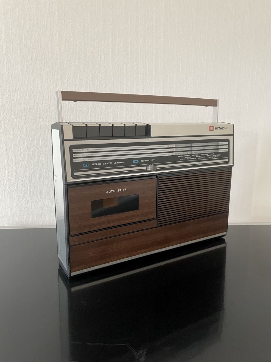 Hitachi Radios: Hitachi Radio-Kassettenrecorder – D'occasion à Olten par jebemm 9