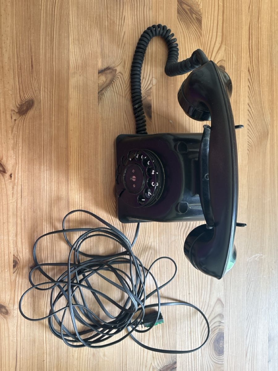 Telefone: Drehscheibentelefon schwarz mit Kabel und Anschluss – Gebraucht aus Solothurn von anu_xd9l