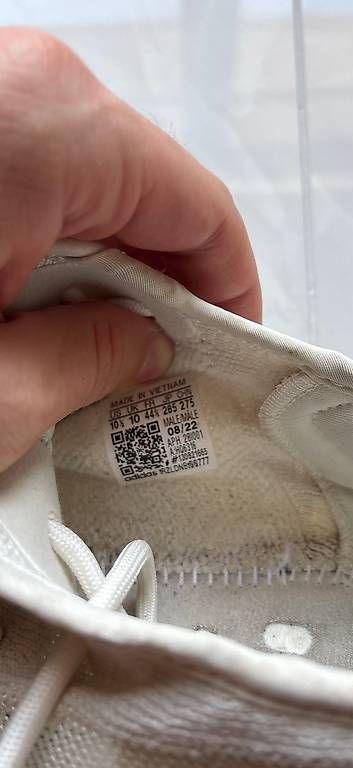 Herrenschuhe: adidas Yeezy Boost 350 V2 Bone  44,5  – Gebraucht aus Pregassona von Nicolas-Lusenti 2