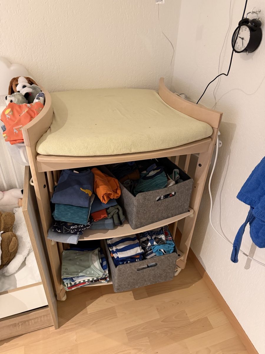 Stokke Wickeltisch & Zubehör: Wickeltisch Stokke Care  – Gebraucht aus Ostermundigen von mAPLE86482