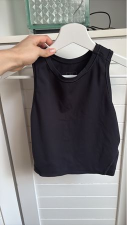 On Crop Tank Top schwarz Grösse S wie neu
