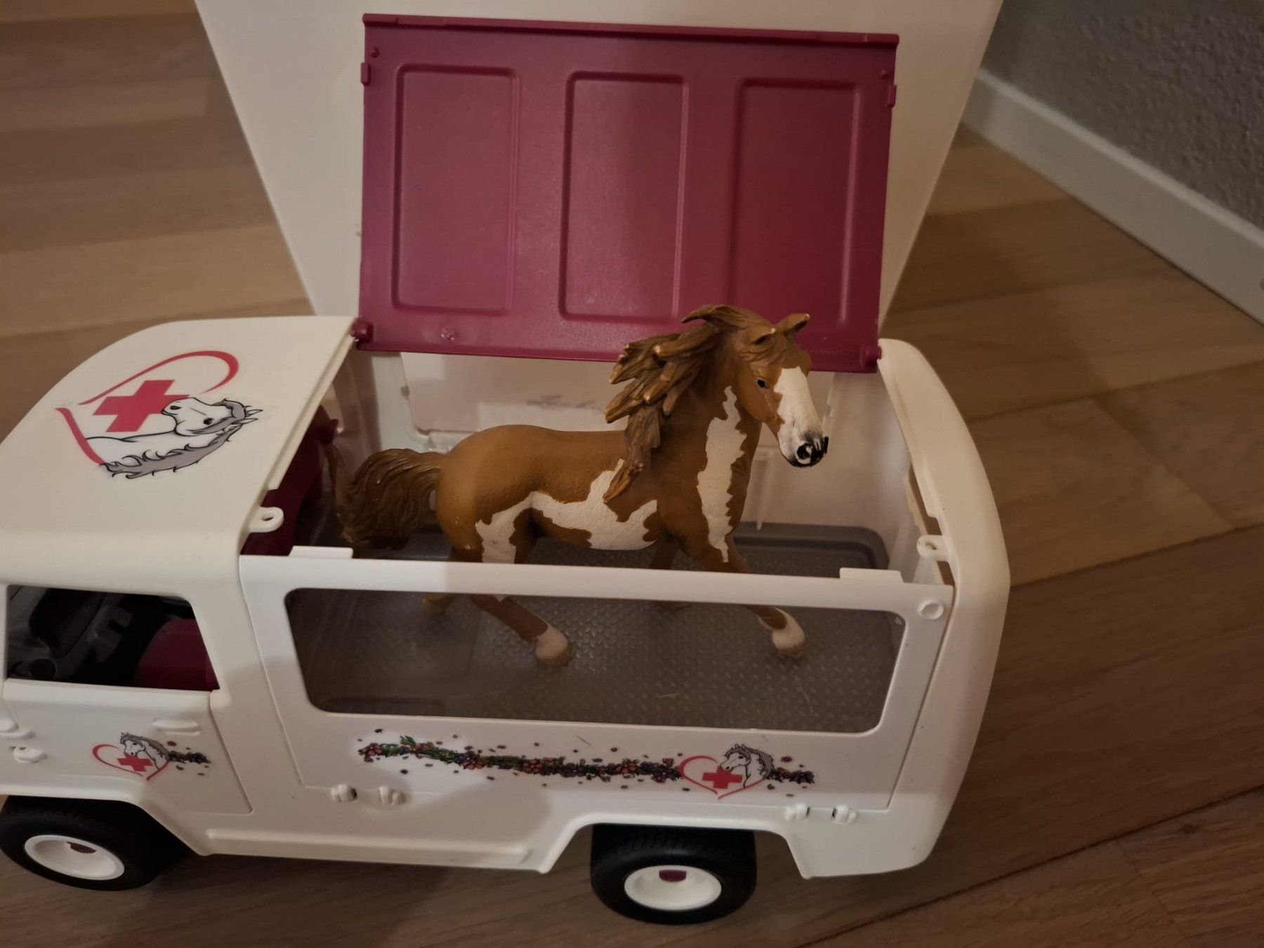 Schleich Giocattoli: Pferde Krankenwagen Schleich – Usato da Hendschiken venduto da Piedi 5