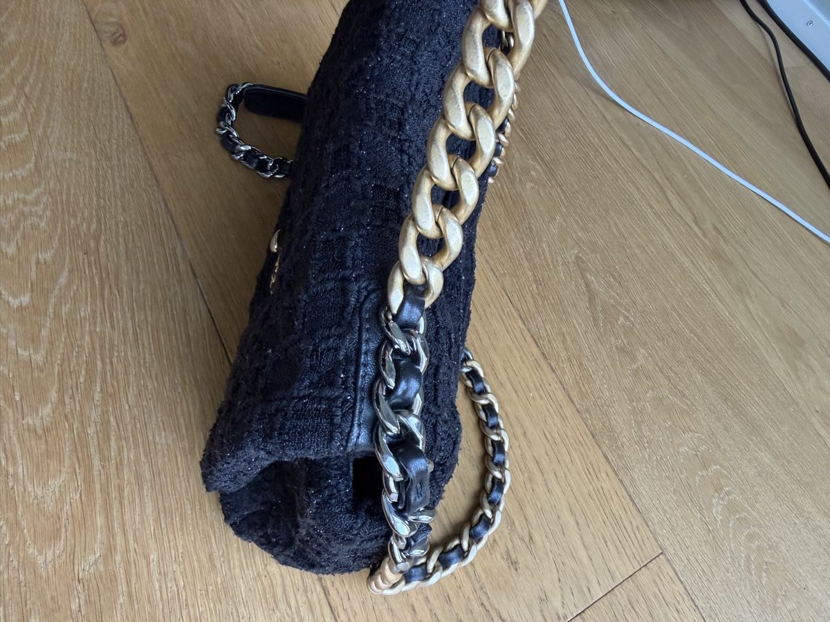 Sacs femmes: Chanel 19 Tweed Bag – D'occasion à Herrliberg par Shoppy2000 1
