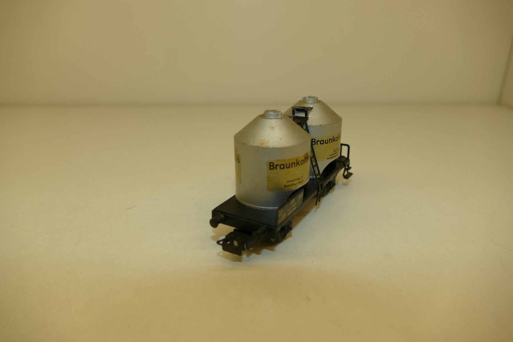 Märklin Modellini di ferrovie: Märklin H0: DB Kohlenstaubwagen – Usato da Niederhasli venduto da rail-duerst 3