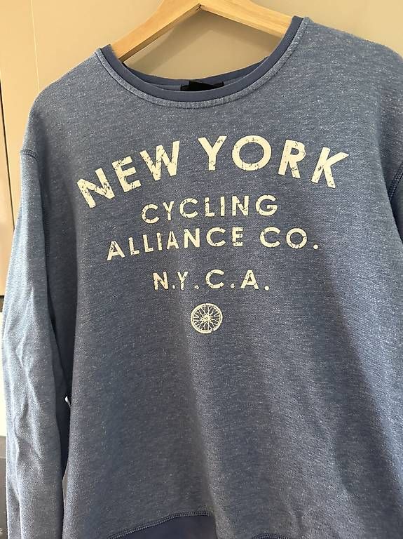 Pullover & Sweatshirts: New york Pullover – Gebraucht aus Bern von tim_ypf8 2