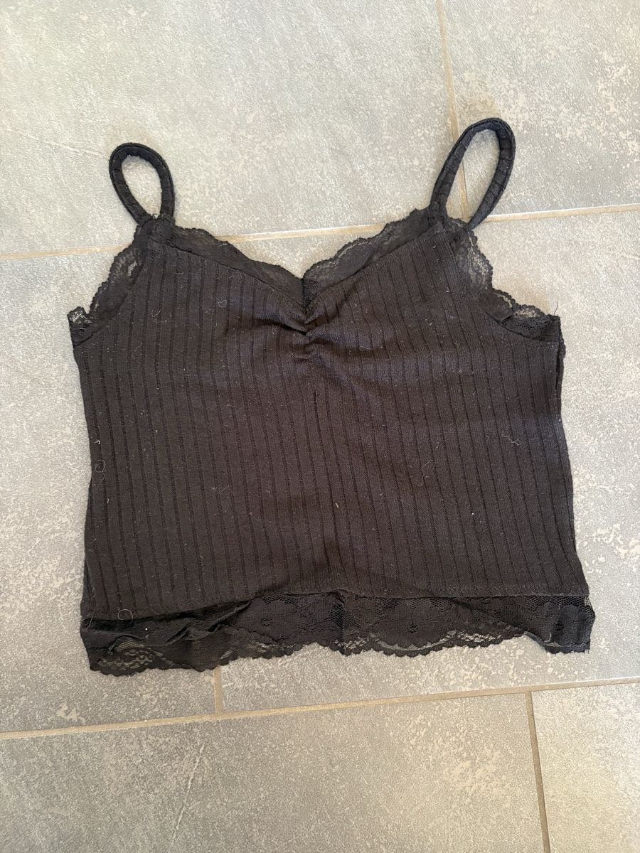 H&M Lotti di vestiti: Verschiedene Tops in Grösse S – Usato da Schwarzenbach SG venduto da Manmar 3