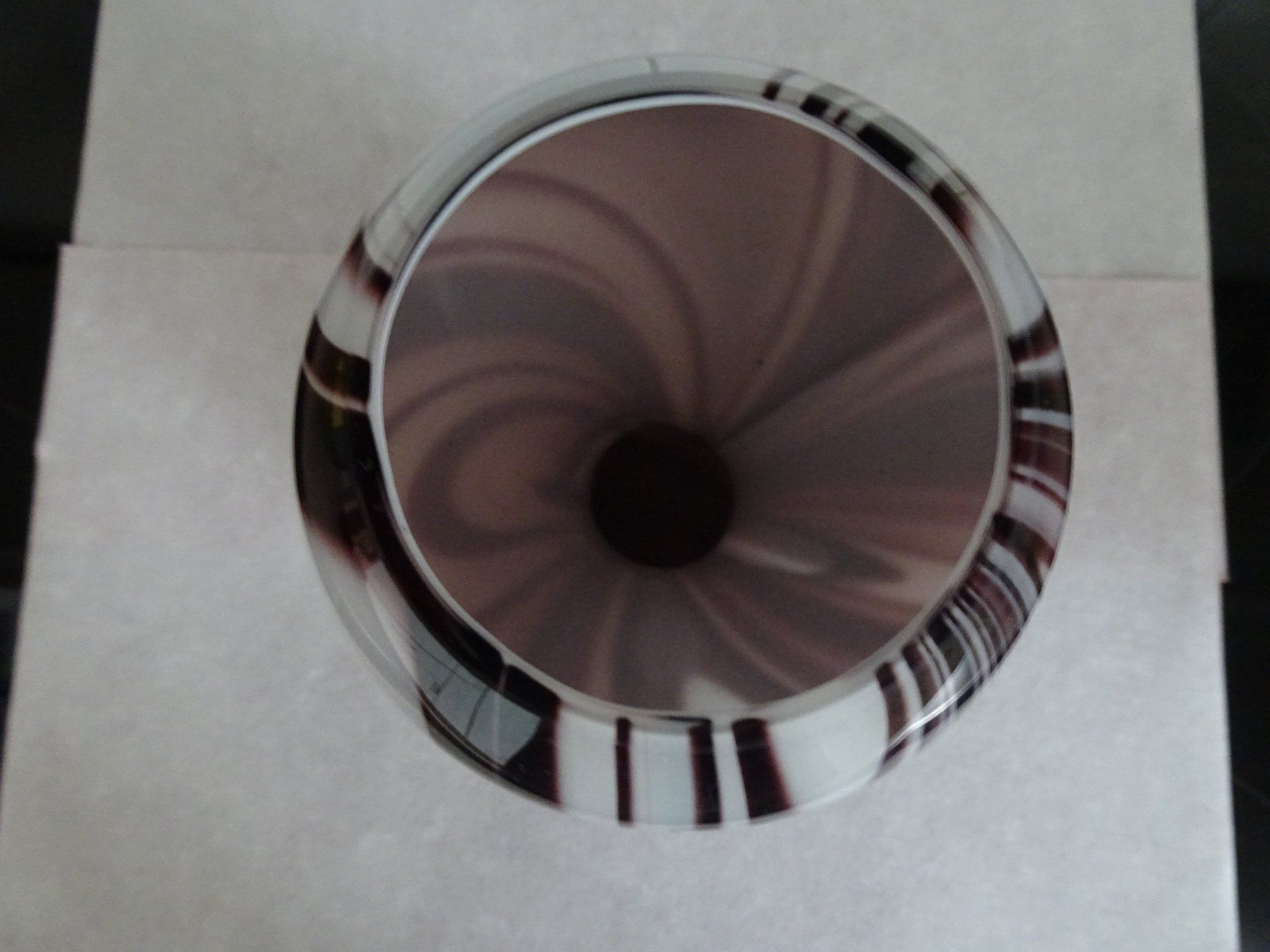 Vase & Récipients: Vase weiss/violett – D'occasion à Winkel par rsuzh 4