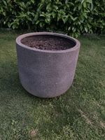 Vergebe großen Blumentopf