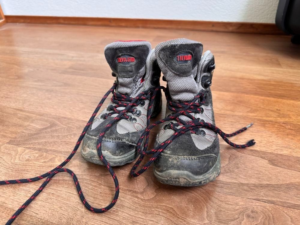 Scarpe per ragazzi: Trekkingschuhe,Trevolution,  Grösse 32 – Usato da Gurtnellen venduto da AlexandraB51