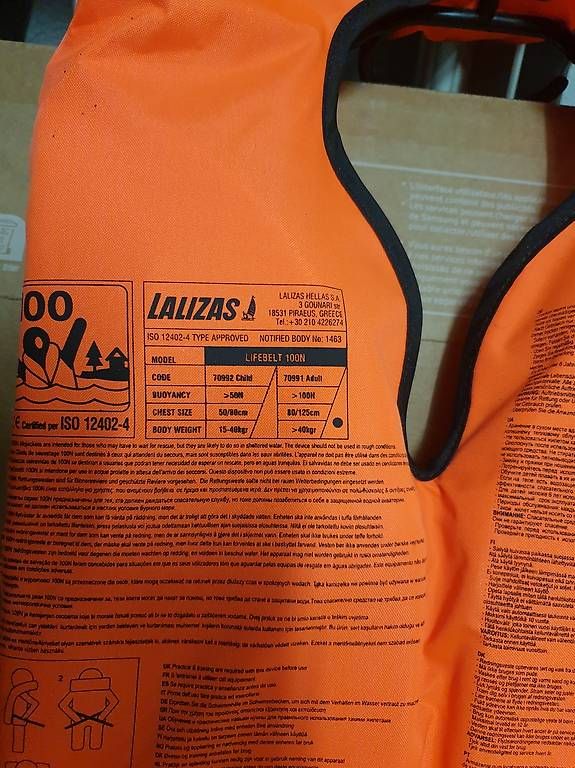 Schwimmwesten: Rettungs Schwimmweste – Gebraucht aus Kriens von Miezi2 1