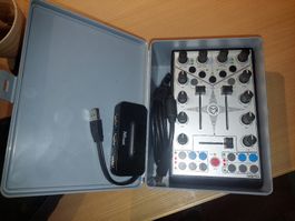 Contrôleur DJ Faderfox DJ3 avec boîte
