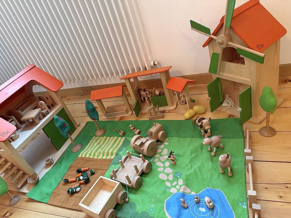 Maisons pour enfant: Bauerhof Holz – D'occasion à Basel par sin_5npn