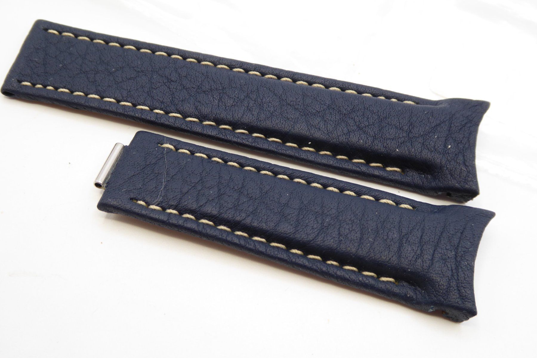 Tudor Orologi: Tudor Black Bay Leather Strap 20mm – Nuovo e nell'imballaggio originale da Geneve venduto da adr_xk6n 1