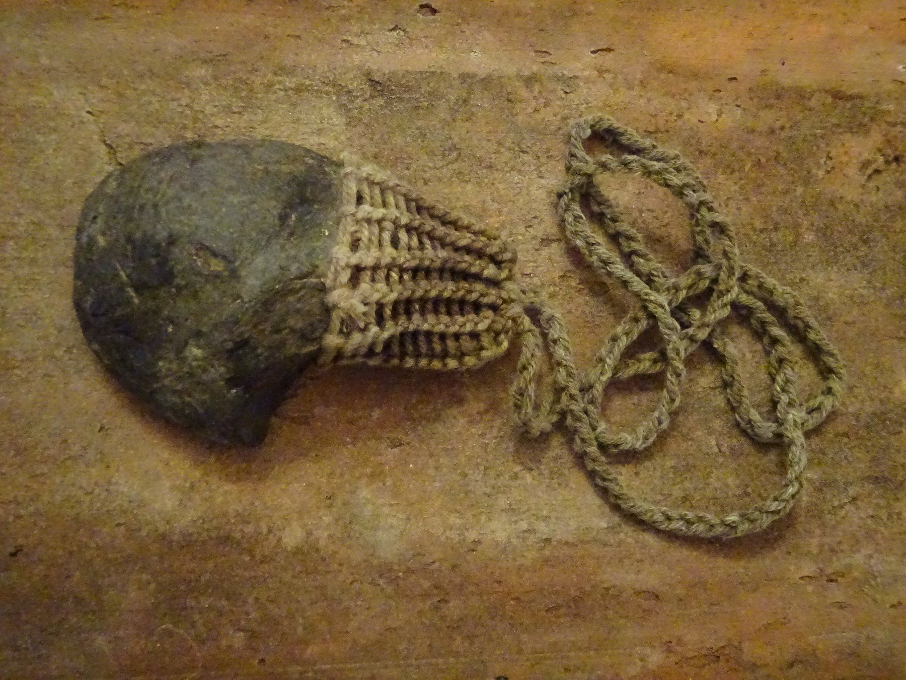 Sculture & Statue: Kette Ammonit Krieger Kannibale / Papua – Usato da Esslingen venduto da FetteSchnecke 5