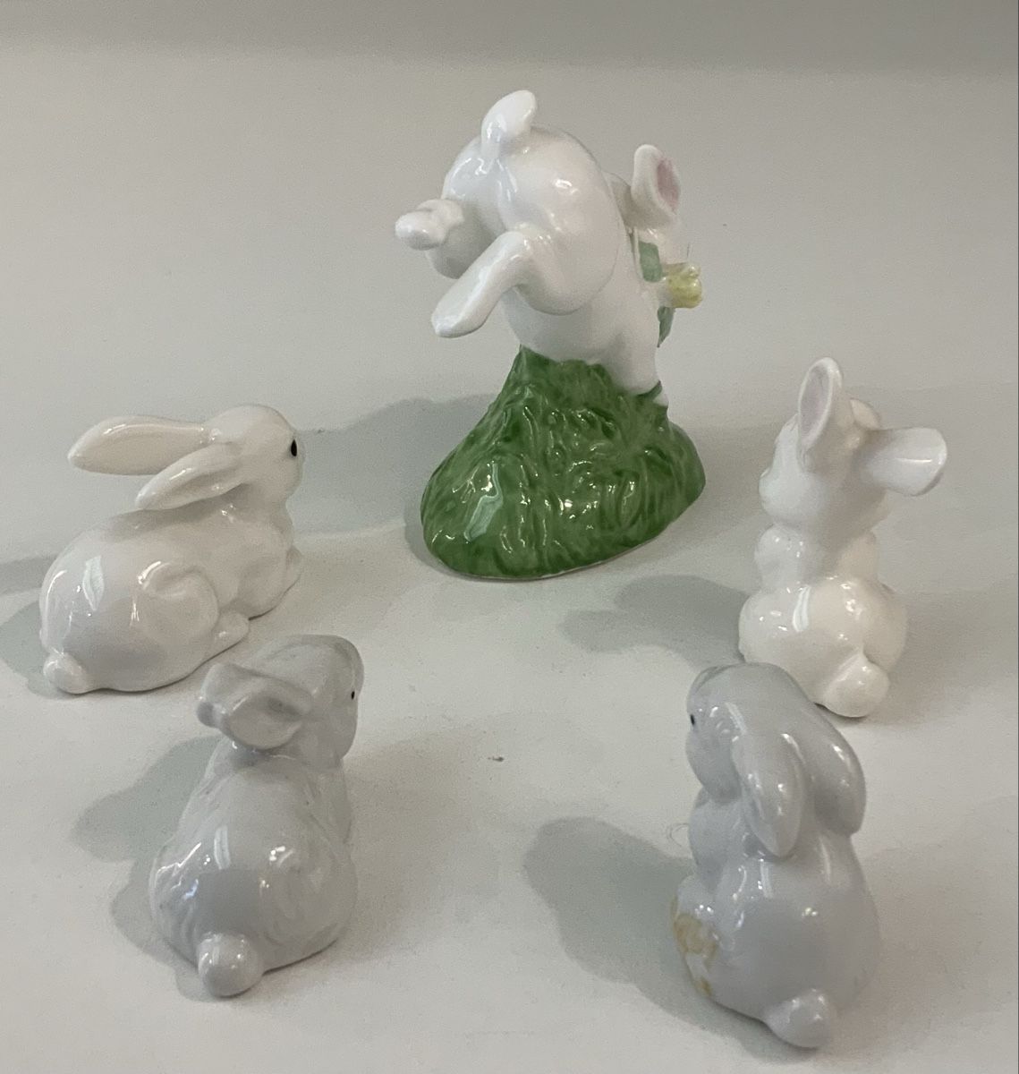 Statuette: Lot de 5 lapins blanc – Usato da rolle venduto da Tontonjulot 2