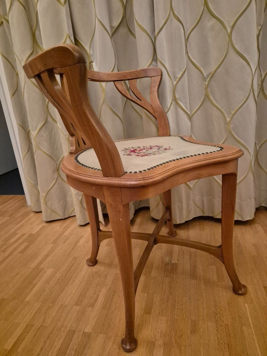 Sedie: Antiker Stuhl im Biedermeier Styl – Usato da Zug venduto da Peterhans01 1