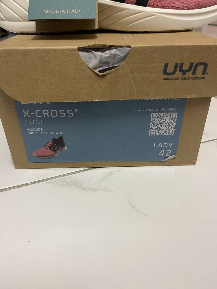 UYN Scarpe da donna: Chaussures uyn 42 – Nuovo e nell'imballaggio originale da Sembrancher venduto da inf_9yyl 2