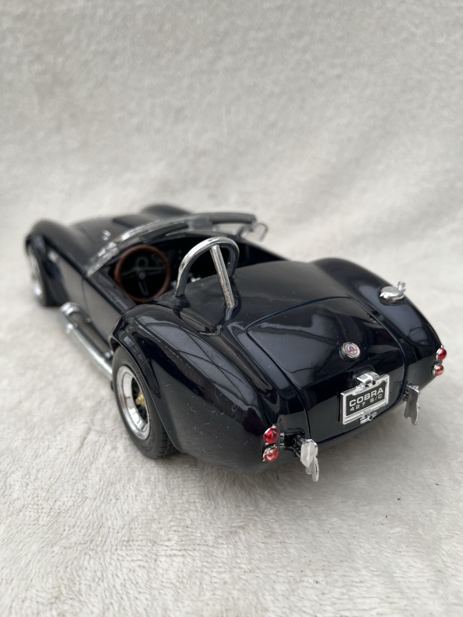 Shelby Collectibles Modellini d'auto: Shelby Cobra 427 – Nuovo e nell'imballaggio originale da Oberweningen venduto da mer_2yn9 1
