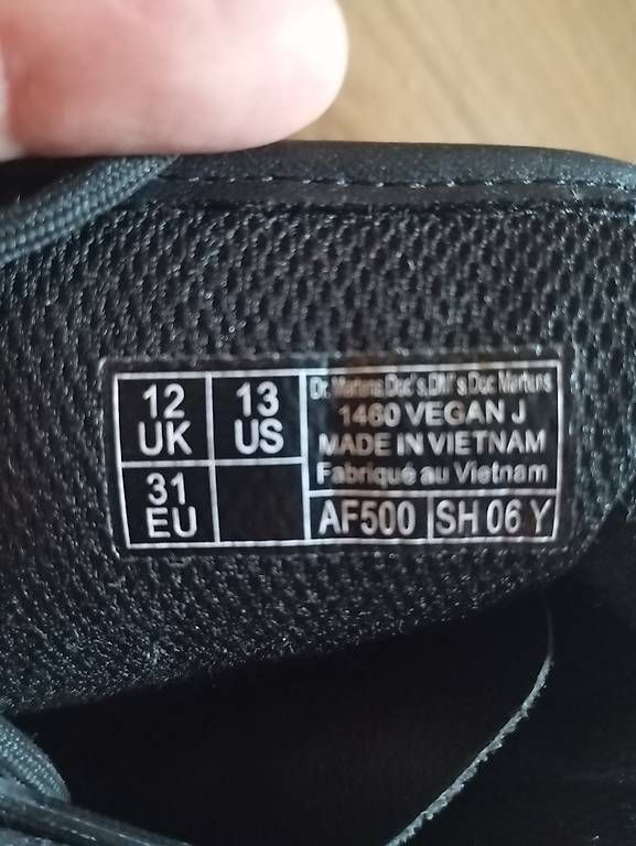 Herrenschuhe: Dr. Martens Kinderschuhe – Gebraucht aus Niederdorf von muenchenstein 1