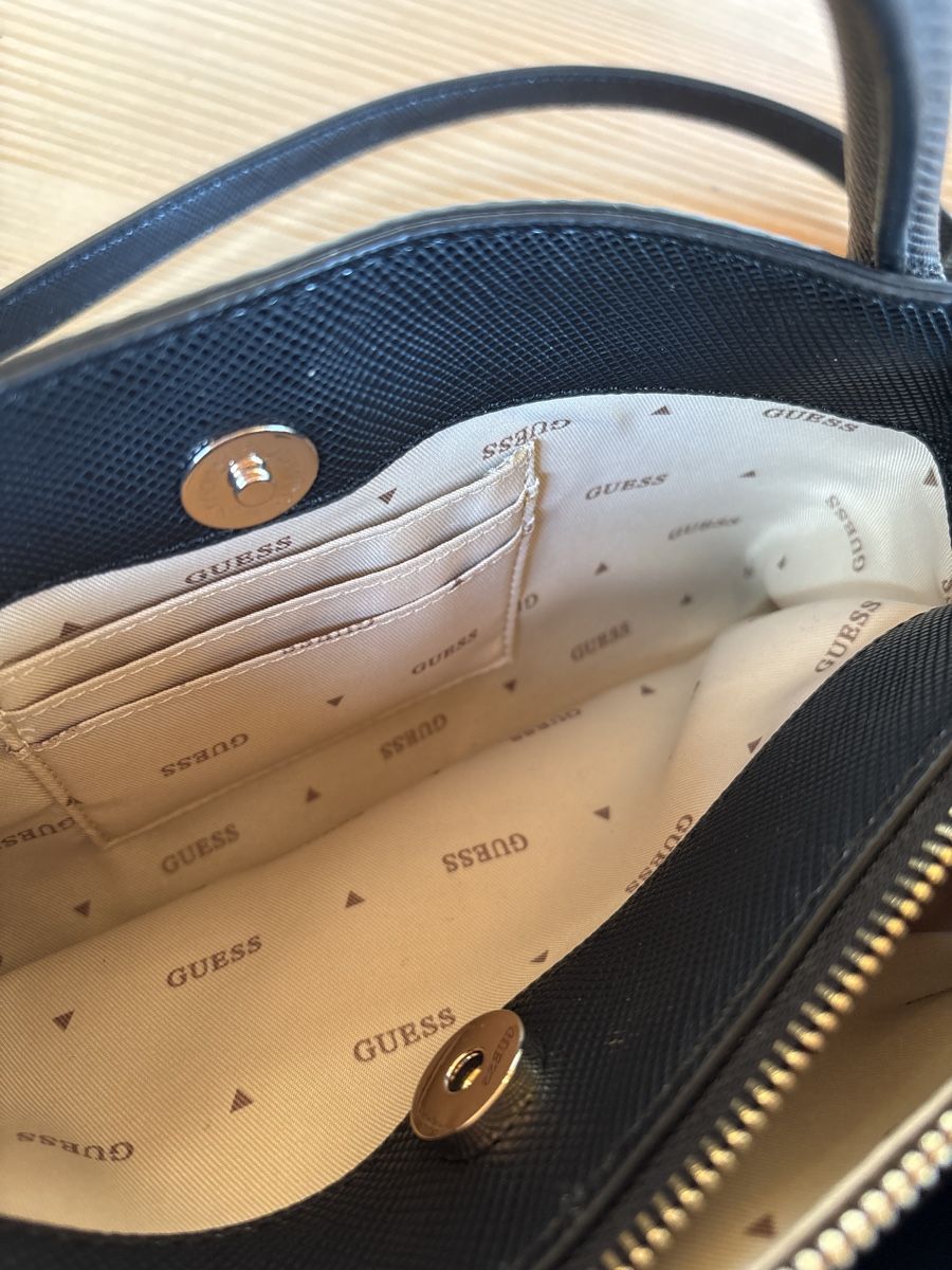 Guess Borse da donna: Neue kleine Tasche von GUESS – Nuovo (secondo la descrizione) da Môtier (Vully) venduto da Iljos 2