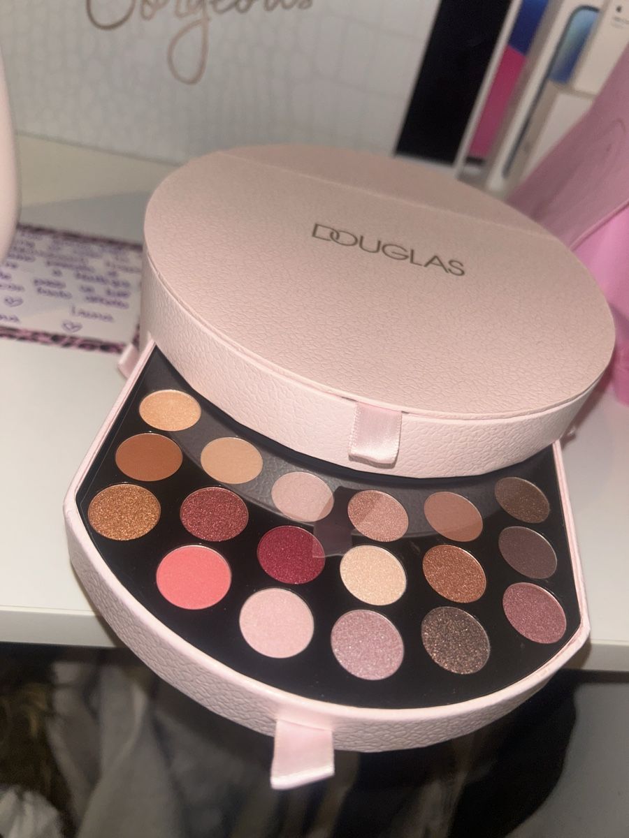 Make-up: cofanetto trucchi Douglas – Nuovo e nell'imballaggio originale da Arzo venduto da mar_6rdb