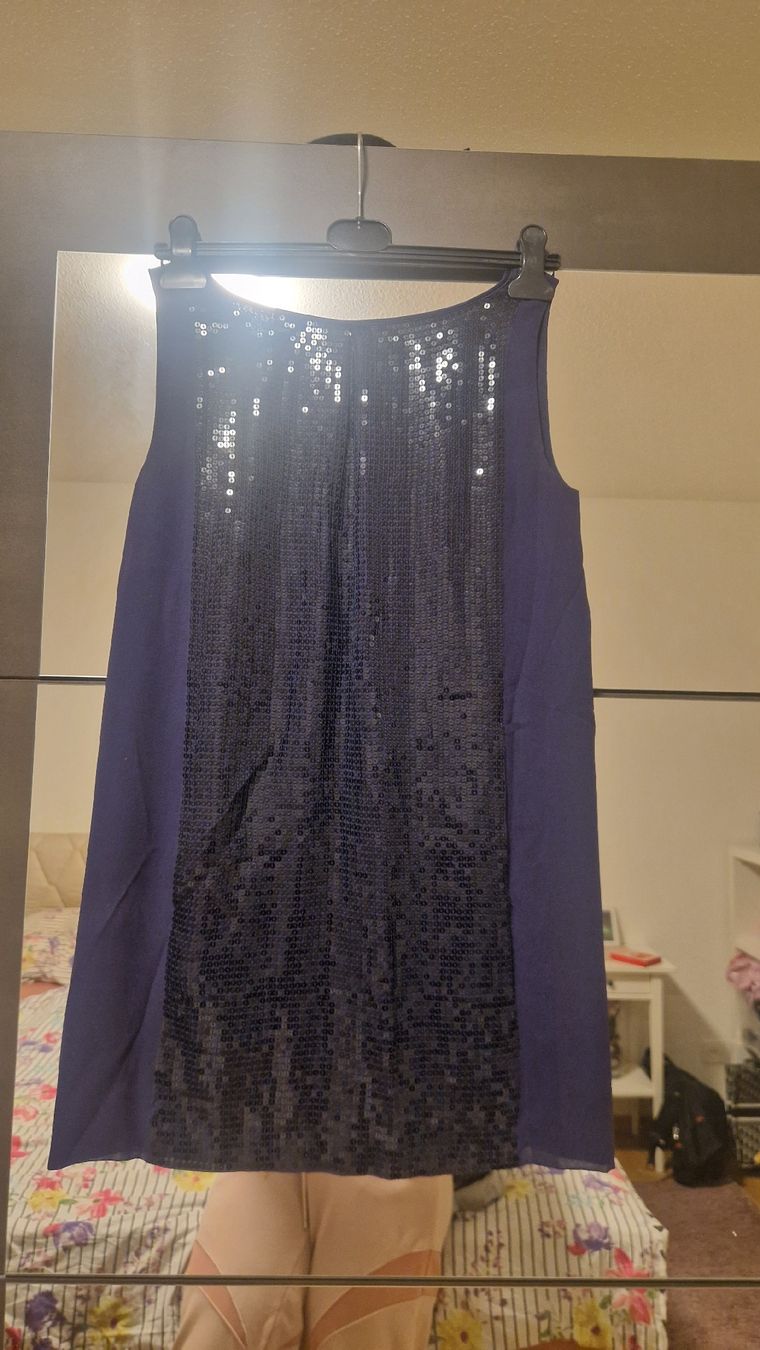 Vestiti: BCBGMAXAZRIA Kleid  – Usato da Dietikon venduto da matej069 1