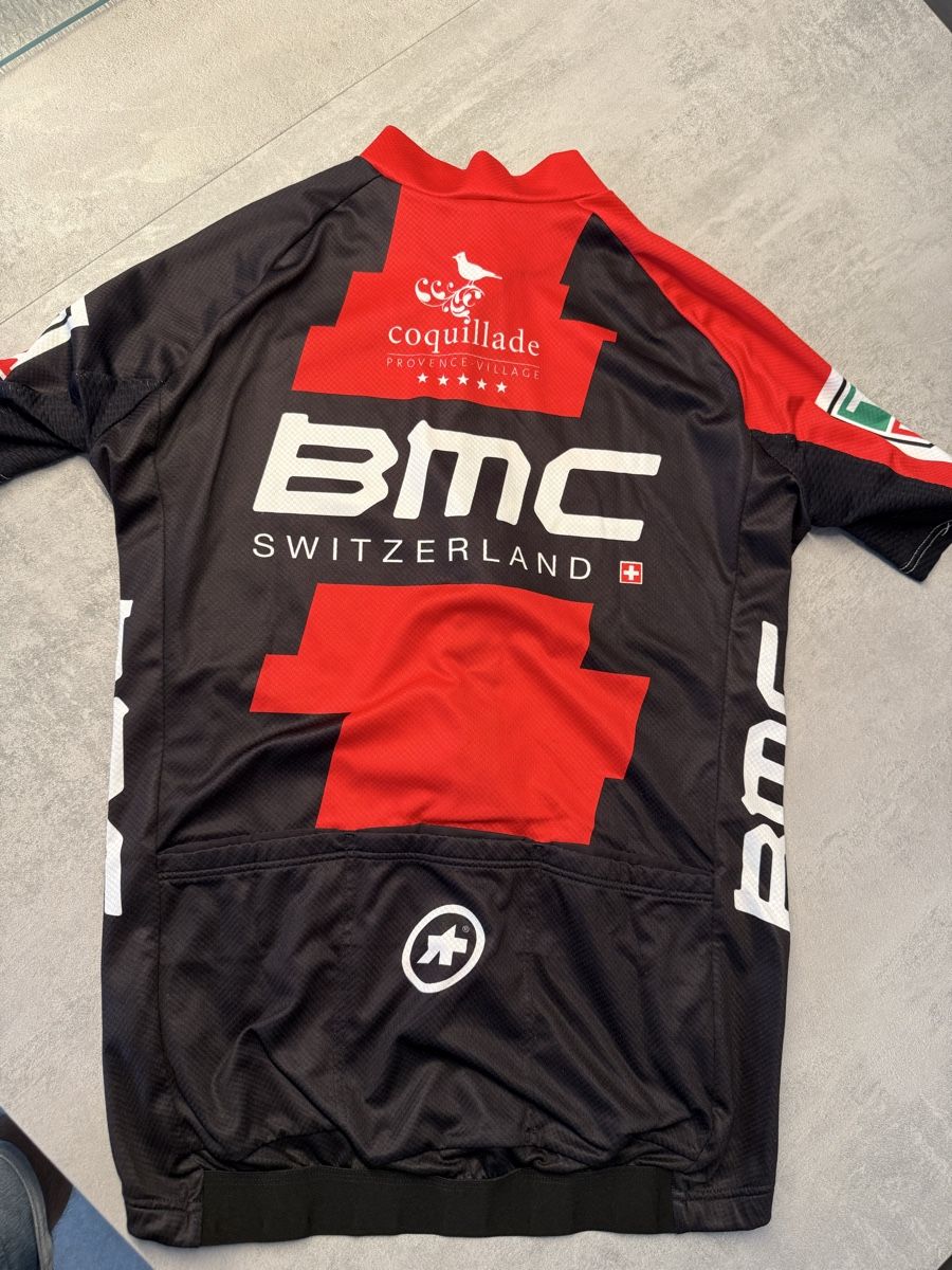 Assos Leibchen & Hosen: Maillot de cyclisme BMC World Tour - Taille M – Neu (gemäss Beschreibung) aus Remaufens von Carl_DS 1
