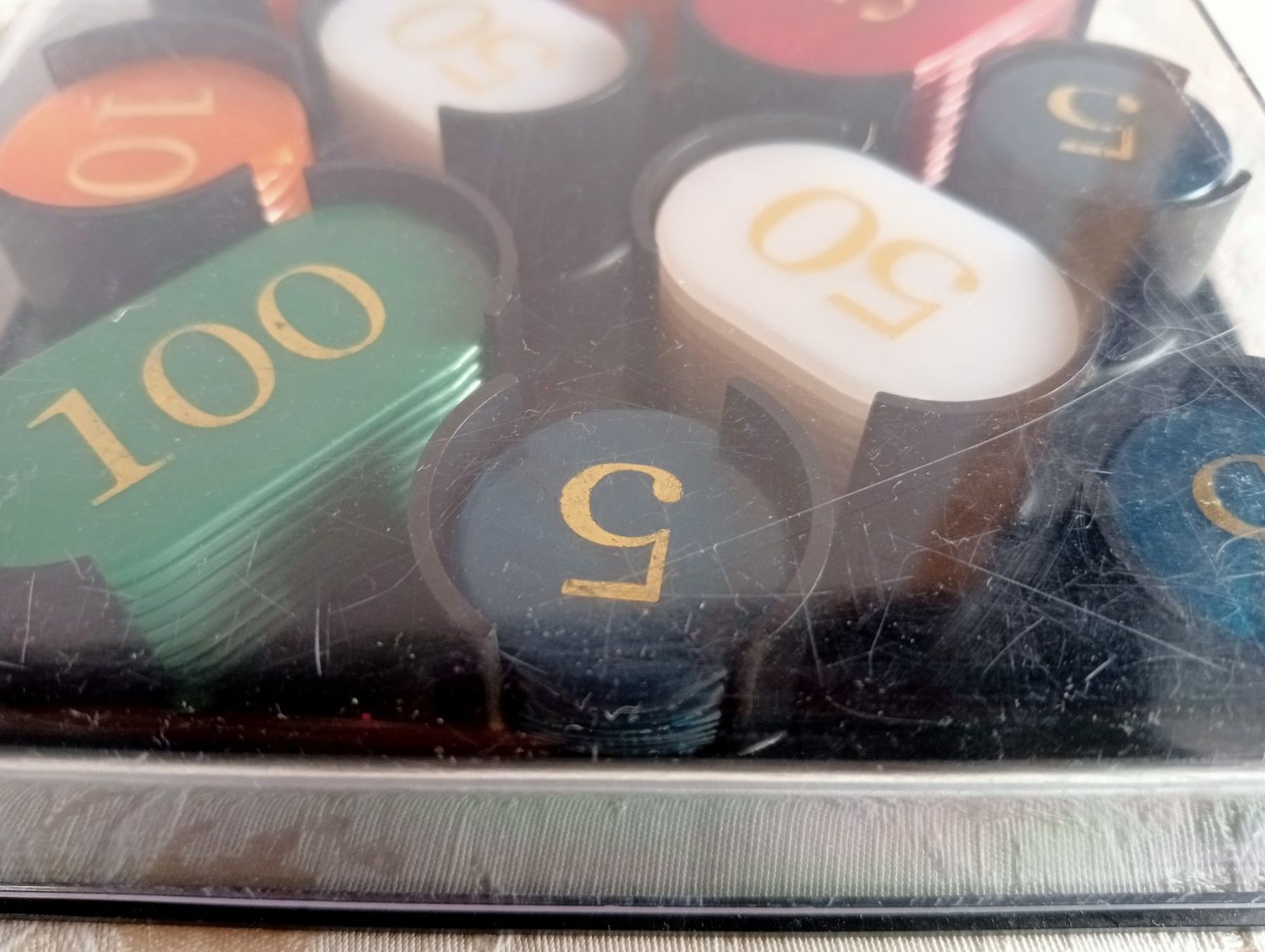Spiele: Roulette-Chips Set mit Box diverse Farben – Gebraucht aus Oberdorf BL von Barocki888 2